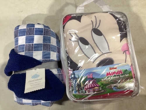 Mini Mouse 4pc Toddler Bed Set & Cloud Island Velboa Blanket  - Lot 1031