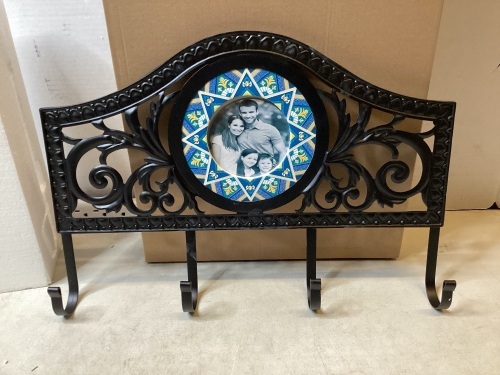 Wall Hanger Coat Hook Rack w/ Ceramic Photo Frame - Lot 159