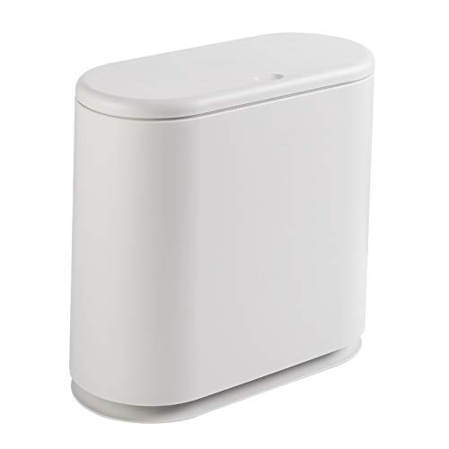 Small Slim Plastic Trash Can - Lot 715