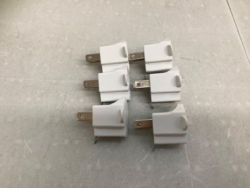 Lot of (6) Plug Adapters - Lot 611