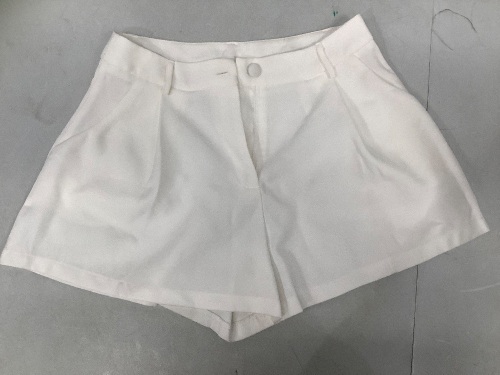 Womens Shorts - Lot 462