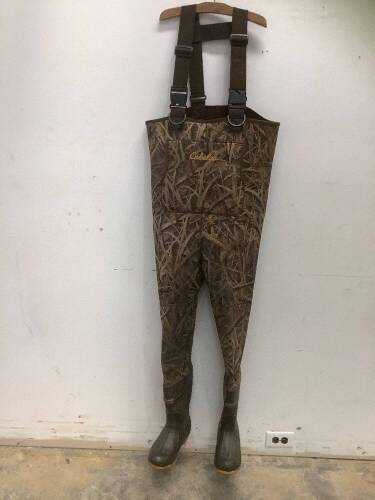 Cabela's Waders, 8 - Damaged Clip - Lot 630