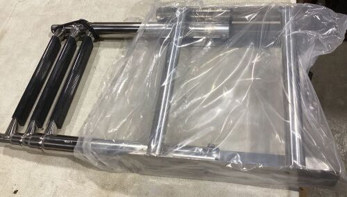 3-Step Telescopic Ladder - Lot 924
