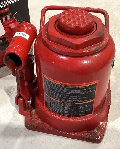 Welded Bottle Jack - 20 Ton Load Capacity - Incomplete - Lot 375