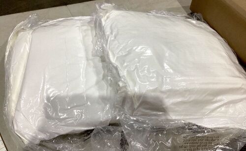 Lot of (4) 17"x17" Pillows - White - Lot 835