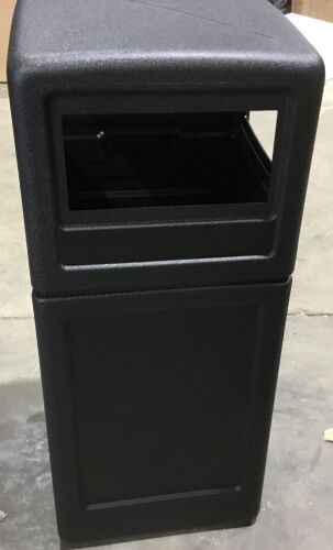Commercial Trash Can - Lot 309