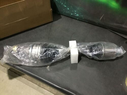 Vehicle Axle Assembly - Unknown Fit - Lot 350