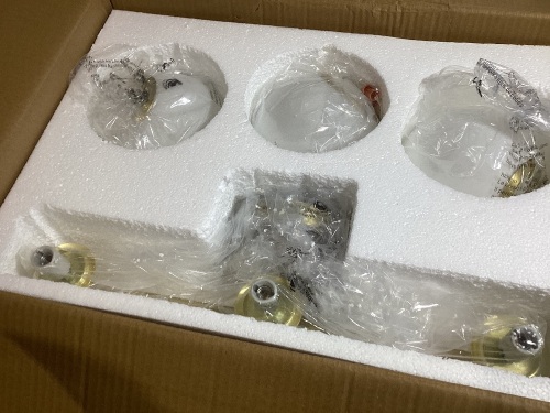 3 Globe Light Fixture  - Lot 492