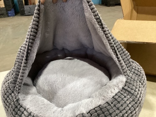Small Pet Bed  - Lot 1068