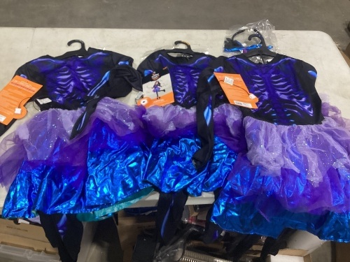 Lot of (3) Kids Halloween Costumes - Lot 1093