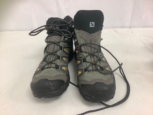 Salomon GoreTex Boots Size 10 - Lot 121