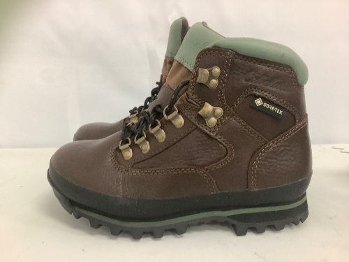 Rimrock Mid GORE-TEX Hiking Boots for Ladies - Brown - 7 M - Lot 134