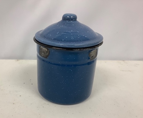 Sawn Creek Candle Co. Vanilla Pound Cake candle, New With Damage,SOLD AS IS - Lot 349