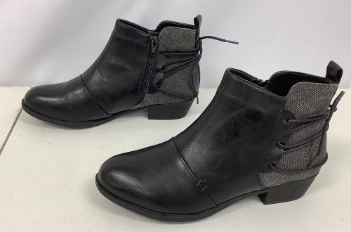 Natural Reflections Black Boots, 9, E-Commerce Return, SOLD AS IS - Lot 373