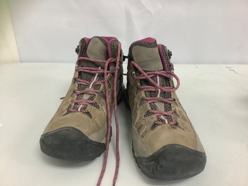 Women's Keen Boots, Size 10 - Lot 405
