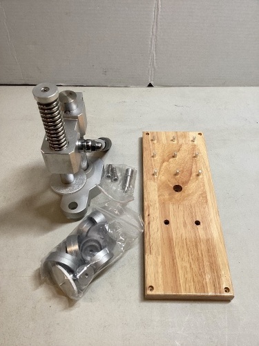 Case Closer Tool Kit Press Dies for Watchmakers - Lot 567
