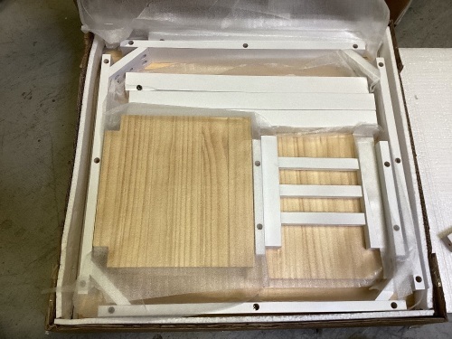 White/Natural Chair - Lot 555