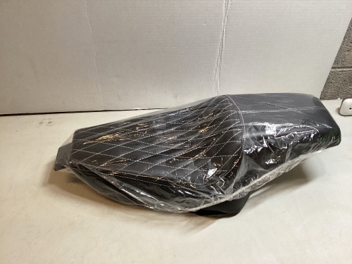 Passenger Seat, Unknown Model - Lot 582