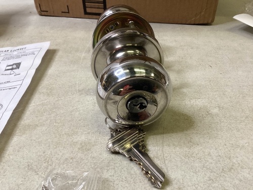 Lot of 5 Door Knob Sets w/ Keys - Lot 141