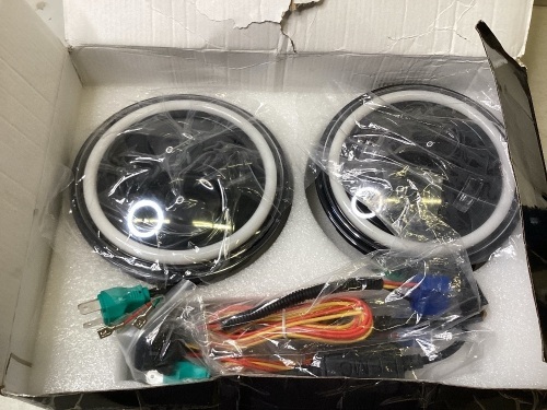 7" Round LED Headlights for Toyota FJ Cruiser 07-14 - Lot 561