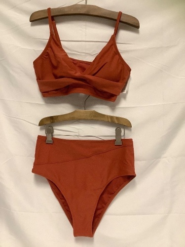 CUPSHE, Women's Bikini, Medium, New With Tags - Lot 394