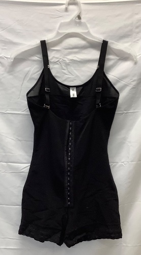 ShaperX Womens Shapewear, L - Lot 397
