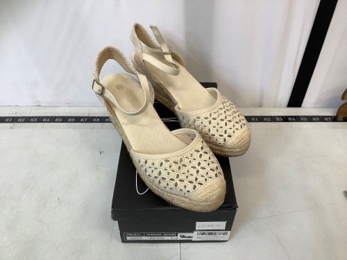Womens Wedge Sandals, 7.5 - Lot 422