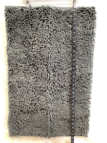32x20 Bathroom Rug - Lot 547