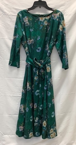 Womens Dress, L - Lot 554