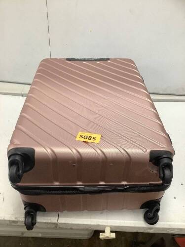Set of 3 Pink Suitcases - Lot 5085