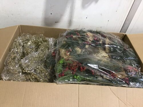 Lot of Various Christmas Items - Lot 382