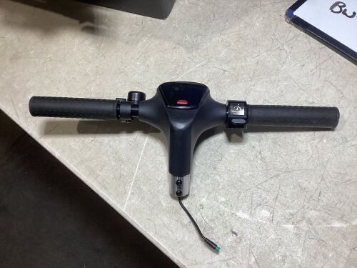 Apex Pro Electric Scooter - Lot 469
