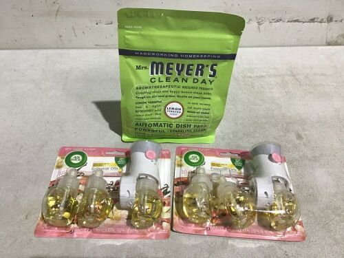 Lot of Aromatherapeutic Household Supplies - Lot 896