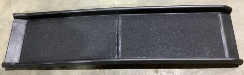 Folding Loading Ramp for Pets - Lot 813