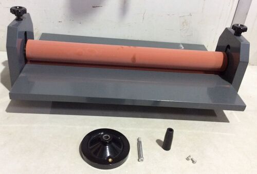 650mm Manual Cold Laminator LBS650 - Lot 431