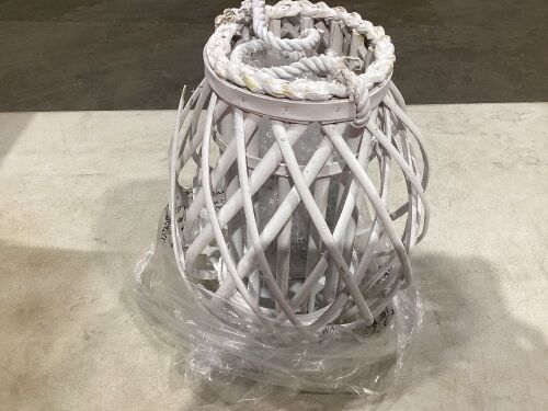 White Lantern - Cosmetic Damage - Lot 816