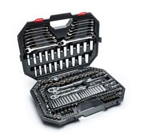 Husky 194 pc Mechanics Tool Set - Lot 705