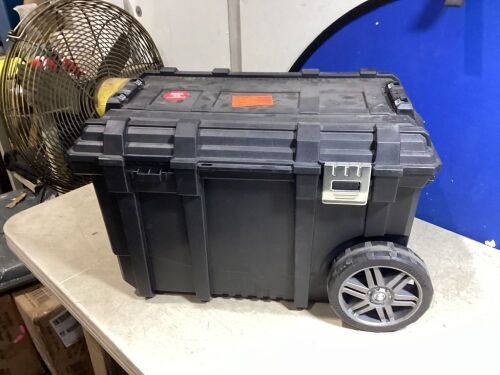 Husky 26 in. Connect Rolling Tool Box - Missing Latch - Lot 716