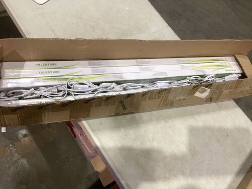 Case of (10) T8 LED Tube Light Bulbs - Lot 951