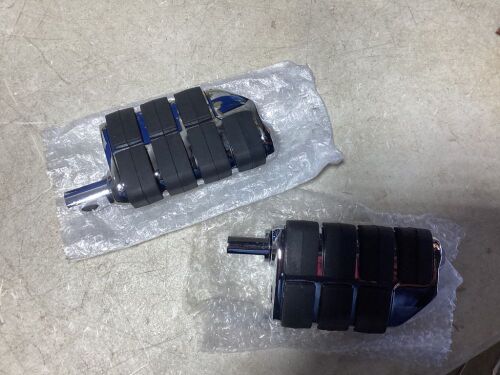 Motorcycle Foot Rest Pegs for Harley Dyna - Lot 347