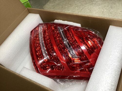 Mercedes S Class Tail Light Assembly 07-09 - Lot 612