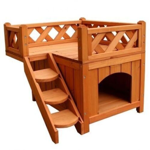 Wood Pet House with Deck  - Lot 809