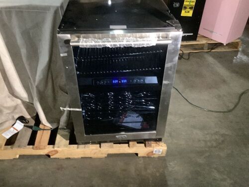 Magic Chef Dual Zone Wine and Beverage Cooler - Dented  - Lot 82