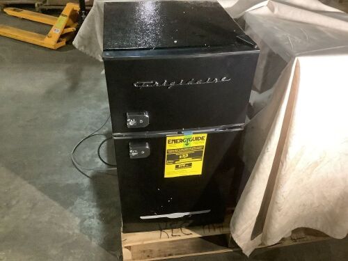 Frigidaire 3.2 cu. ft. 2 Door Retro Mini Fridge - Dent on Top - Lot 110