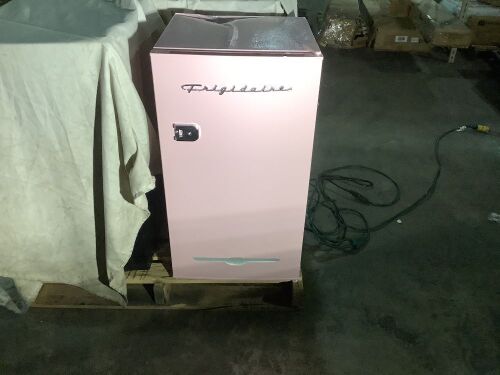 Frigidaire 3.2 cu. ft. Retro Mini Fridge in Coral Pink - Dented - Lot 661