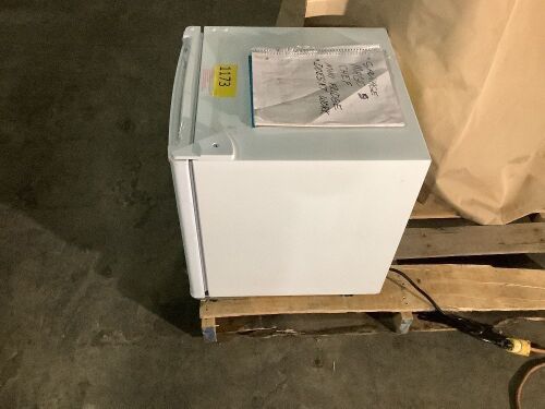 Magic Chef Mini Fridge - Does Not Work, For Parts/Repair  - Lot 1173