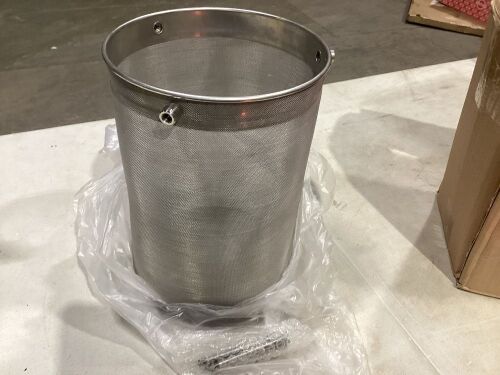 Mesh Cylinder - Lot 1020