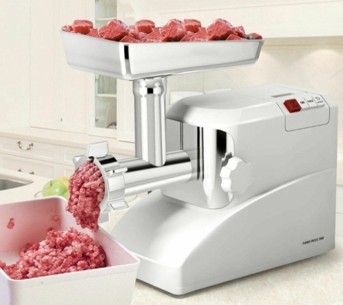 2000 W Electric Meat Grinder With 3 Blades - Lot 272