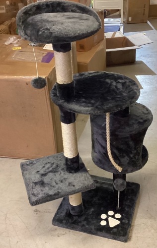 Plush Cat Tree - Lot 322