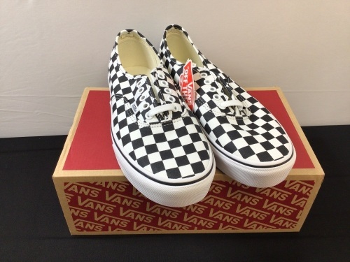 Unisex VANS Shoes, M 8/ W 9.5 - Lot 51